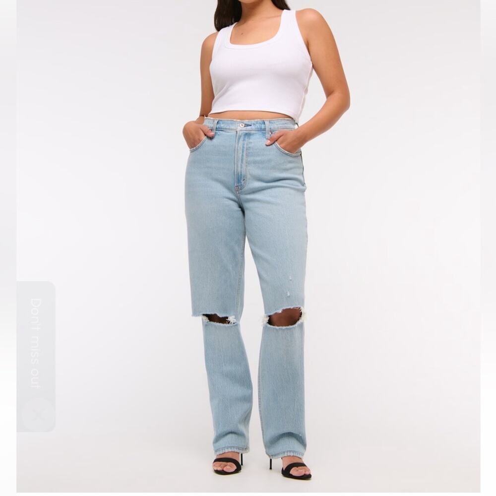 Abercrombie The 90’s Straight Ultra High Rise Blow Out Knee Jeans
